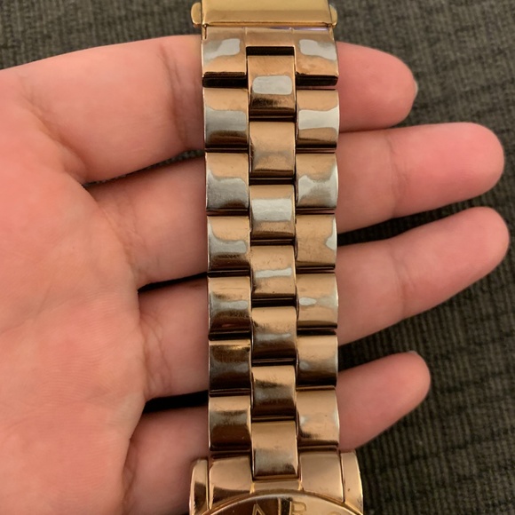 Special Edition Rose Gold Marc Jacobs Watch - Picture 4 of 5